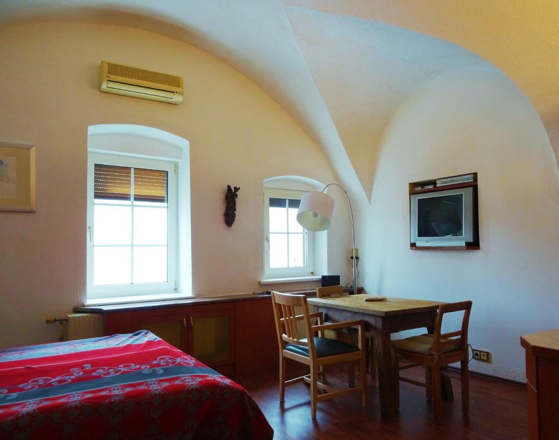 Gewoelbezimmer Am Marktplatz Gmunden Ngoại thất bức ảnh